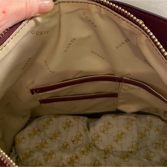 Guess MIA Hobo Shoulder Bag in faux leather, color brown model: MIA HOBO. NWT. - Picture 10 of 15